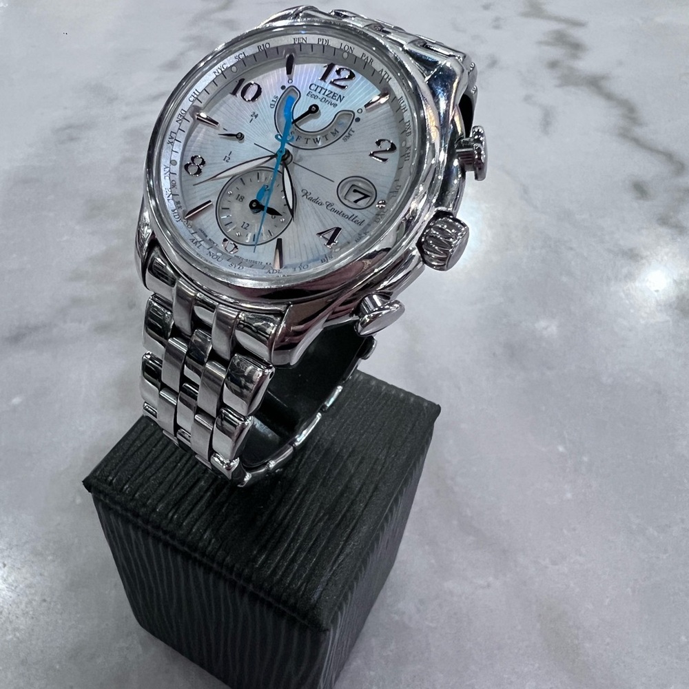 ❌SOLD❌Citizen Eco Drive Radio Controlled H820 Stainless Steel Watch